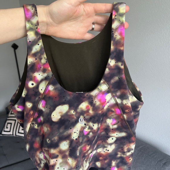 Flattering Lululemon Crop Top — Built in Bra! 6 - Picture 2 of 4
